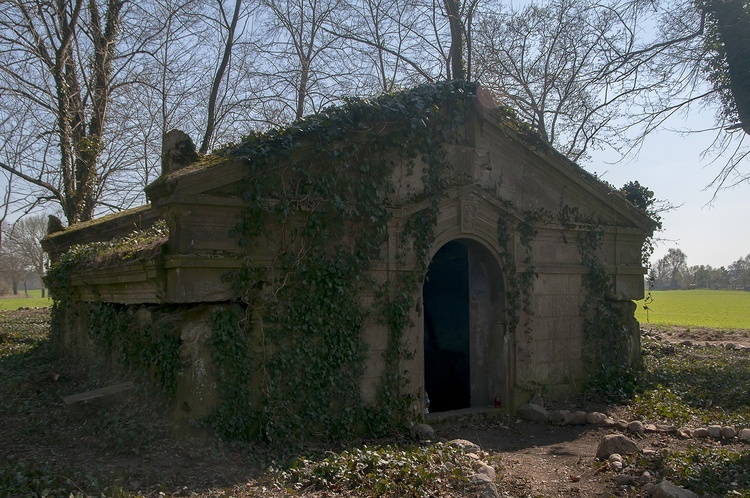 Cmentarz w Miłkowie
