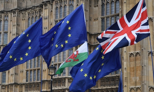 W.Brytania: Parlament przyjął ustawę zmuszającą premier do opóźnienia brexitu