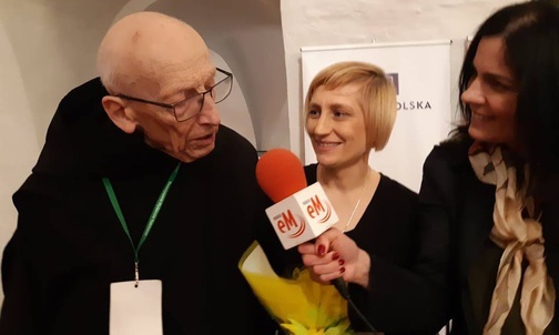 O. Leon Knabit, Judyta Syrek, Dominika Szczawińska