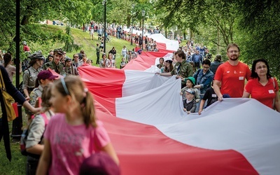 Coraz więcej zwolenników zyskuje koncepcja takiego urządzenia Polski,  by obywatele mieli większą siłę sprawczą.