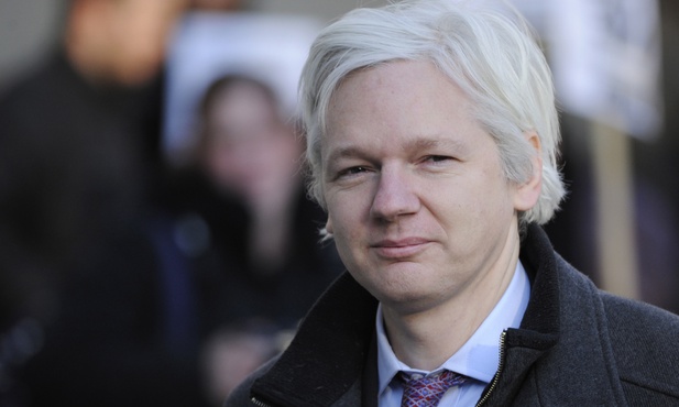 Julian Assange aresztowany. Ekwador cofnął mu zgodę na azyl w ambasadzie w Londynie