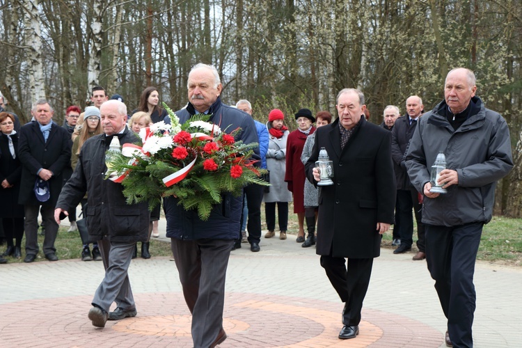 Uroczystość upamiętnienia pomordowanych w Katyniu odbyła się na Kortowie 