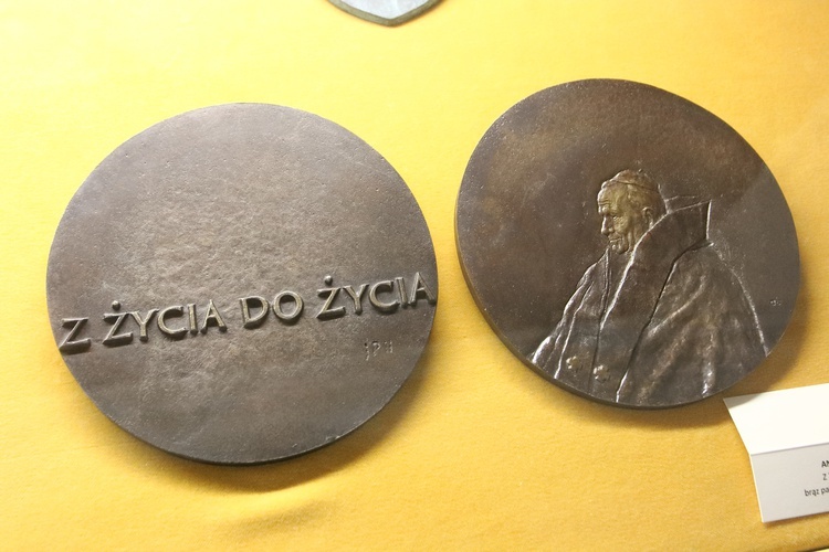 Medale poświęcone pontyfikatowi św. Jana Pawła II