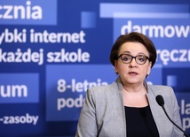 Zalewska: Egzaminy odbyły się bez żadnych zakłóceń