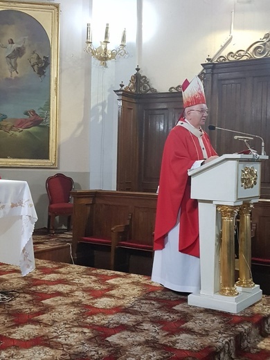 Abp Stanisław Budzik poświęcił w Kumowie sarkofag bp. Józefa M. Dzięcielskiego 