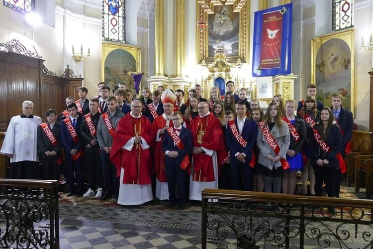 Abp Stanisław Budzik poświęcił w Kumowie sarkofag bp. Józefa M. Dzięcielskiego 