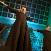 Starachowickie uwielbienie poprowadził zespół księży "Jak Najbardziej"