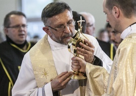 Proboszcz z Bemowa o zamordowanym Marku: "Chwała męczennikom!" 