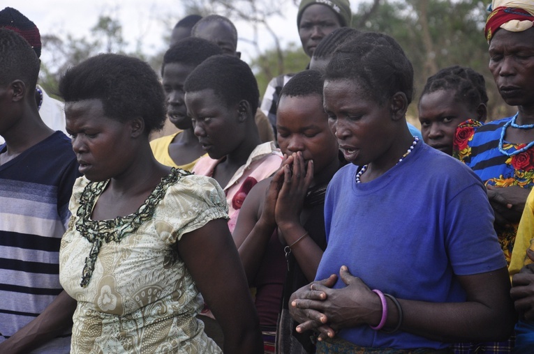 Krzyż i modlitwa pod równikiem