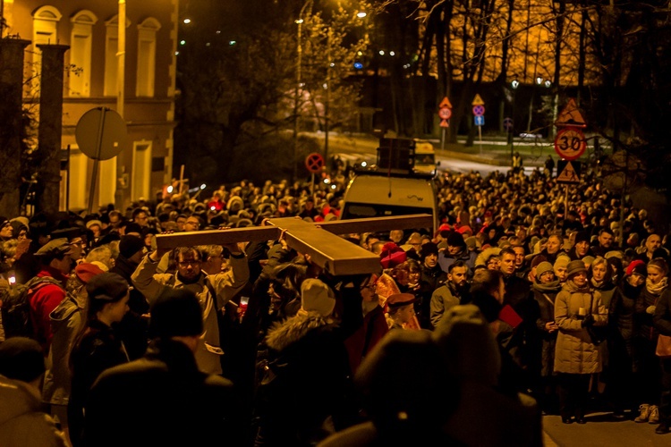 Droga Krzyżowa ulicami Olsztyna