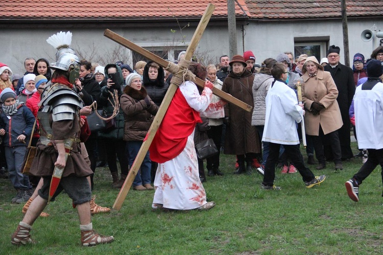 Misterium Drogi Krzyżowej na wrocławskich Złotnikach