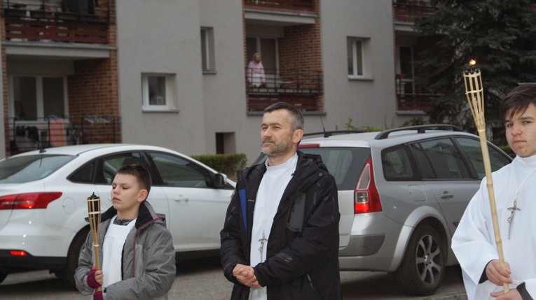 Droga Krzyżowa ulicami osiedla Polanka - parafia Odkupiciela Świata