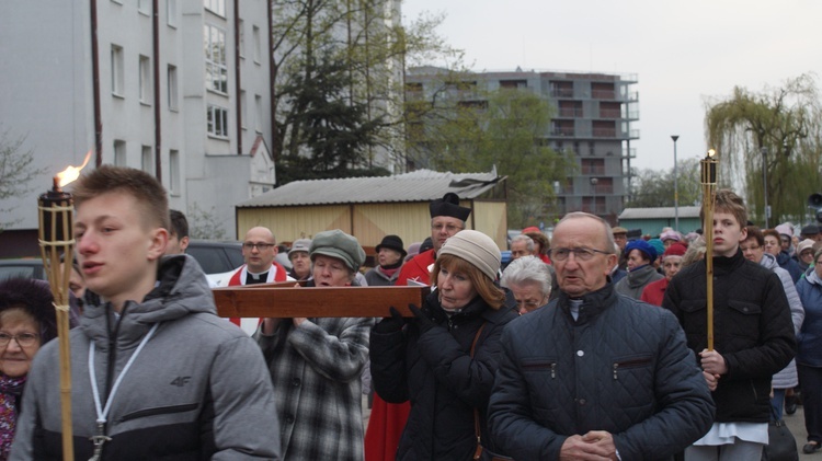 Droga Krzyżowa ulicami osiedla Polanka - parafia Odkupiciela Świata