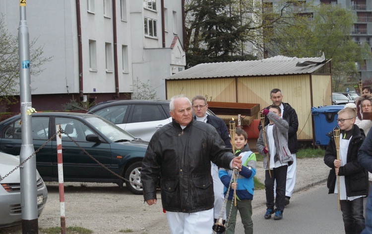 Droga Krzyżowa ulicami osiedla Polanka - parafia Odkupiciela Świata