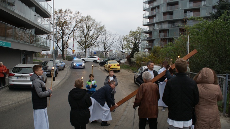 Droga Krzyżowa ulicami osiedla Polanka - parafia Odkupiciela Świata