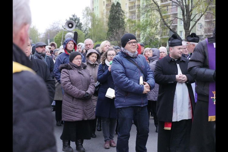 Droga Krzyżowa na Gaju