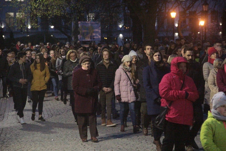 Droga Krzyżowa ulicami Legnicy