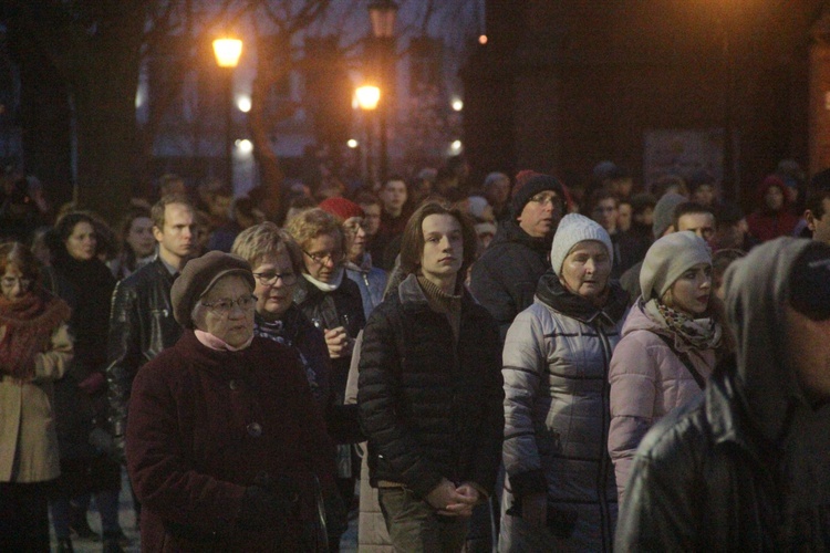 Droga Krzyżowa ulicami Legnicy