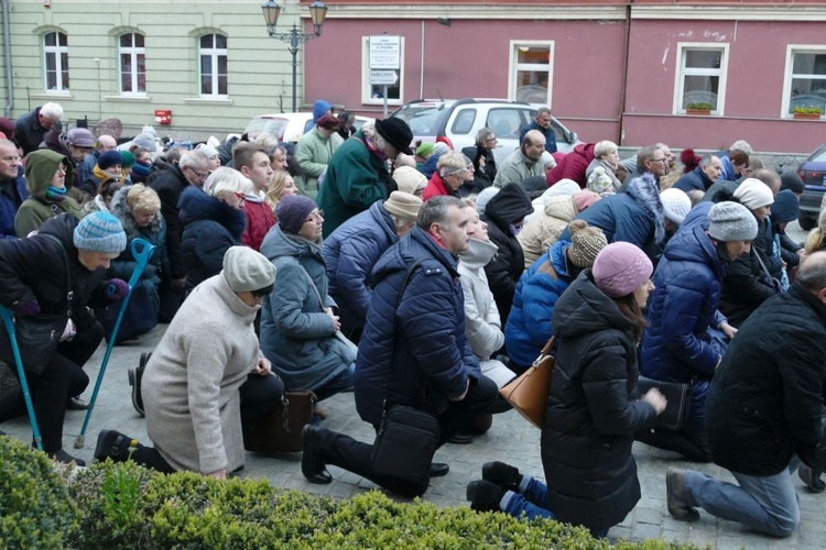 Droga Krzyżowa ulicami miast - Strzegom