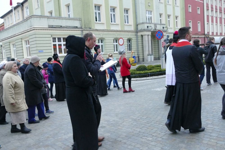 Droga Krzyżowa ulicami miast - Strzegom