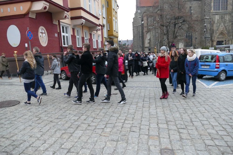 Droga Krzyżowa ulicami miast - Strzegom