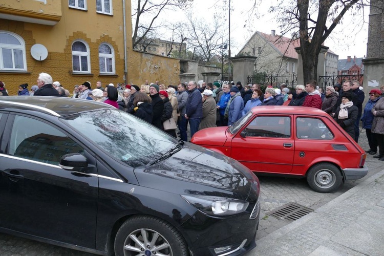 Droga Krzyżowa ulicami miast - Strzegom