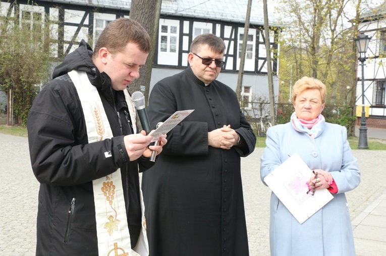 Śniadanie wielkanocne dla samotnych, chorych i potrzebujących w Miliczu