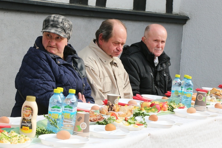 Śniadanie wielkanocne dla samotnych, chorych i potrzebujących w Miliczu