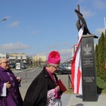 Odsłonięto pomnik wdzięczności za chrzest Polski i odzyskanie niepodległości