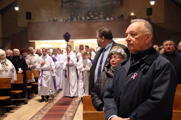 Odsłonięto pomnik wdzięczności za chrzest Polski i odzyskanie niepodległości