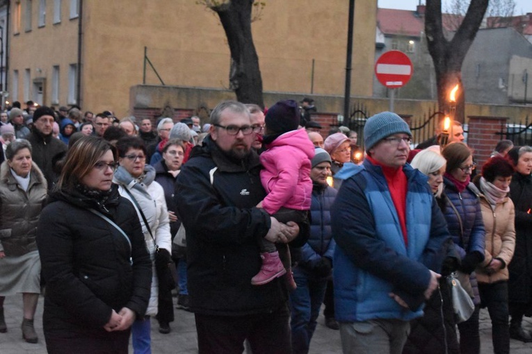 Droga Krzyżowa ulicami miast - Świebodzice