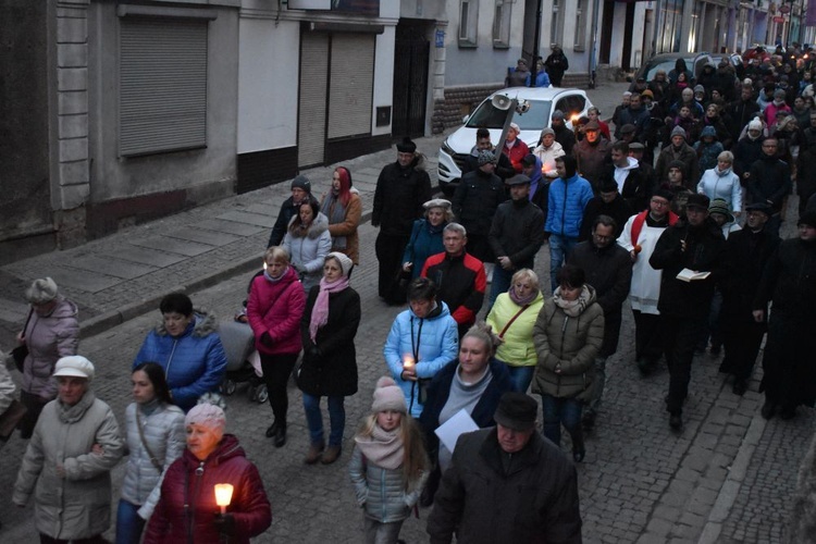 Droga Krzyżowa ulicami miast - Świebodzice