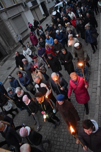 Droga Krzyżowa ulicami miast - Świebodzice