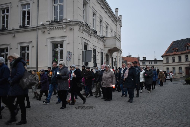 Droga Krzyżowa ulicami miast - Świebodzice