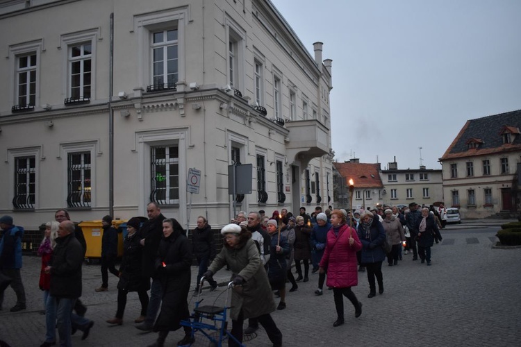 Droga Krzyżowa ulicami miast - Świebodzice