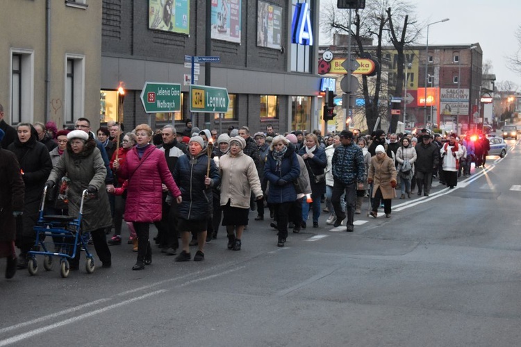 Droga Krzyżowa ulicami miast - Świebodzice