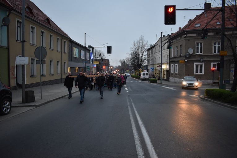 Droga Krzyżowa ulicami miast - Świebodzice