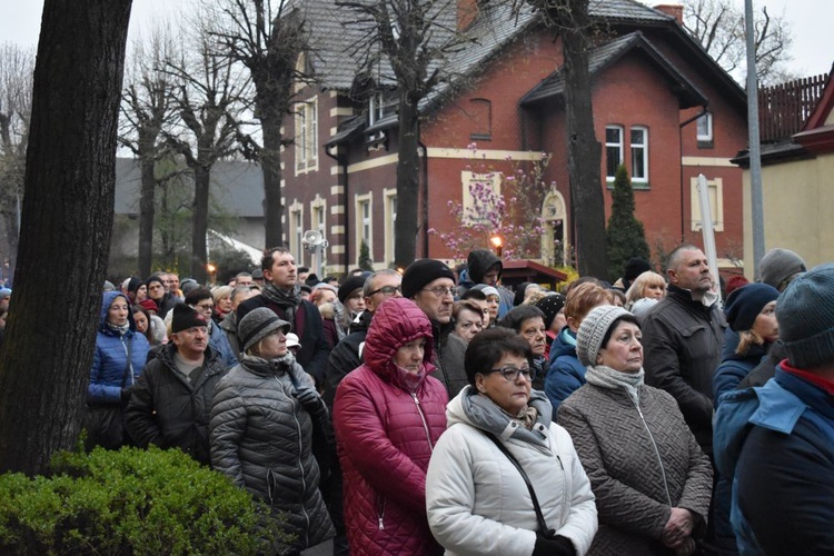 Droga Krzyżowa ulicami miast - Świebodzice