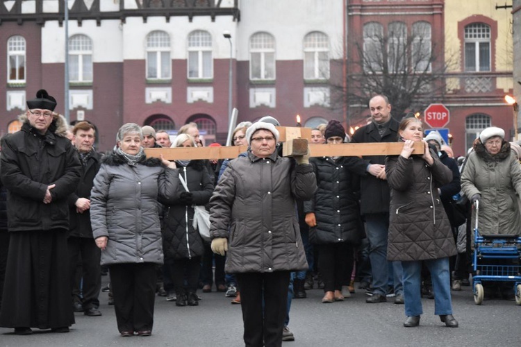 Droga Krzyżowa ulicami miast - Świebodzice