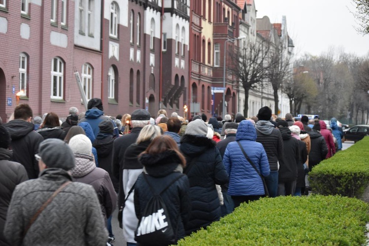 Droga Krzyżowa ulicami miast - Świebodzice