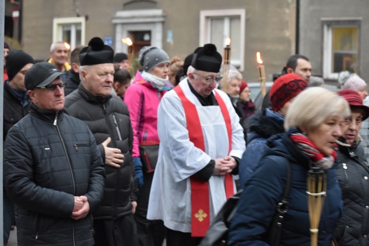 Droga Krzyżowa ulicami miast - Świebodzice