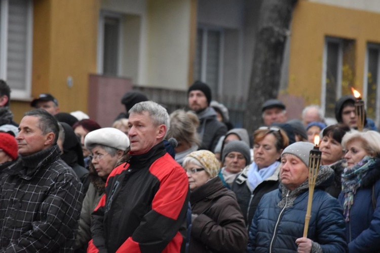 Droga Krzyżowa ulicami miast - Świebodzice