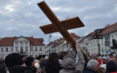 Droga Krzyżowa za prześladowanych chrześcijan w Płocku