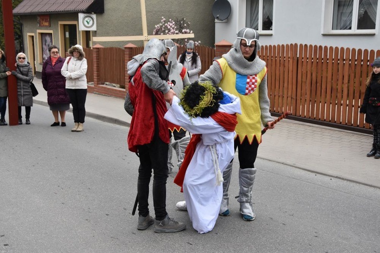 Droga Krzyżowa ulicami miast - Nowa Ruda-Słupiec