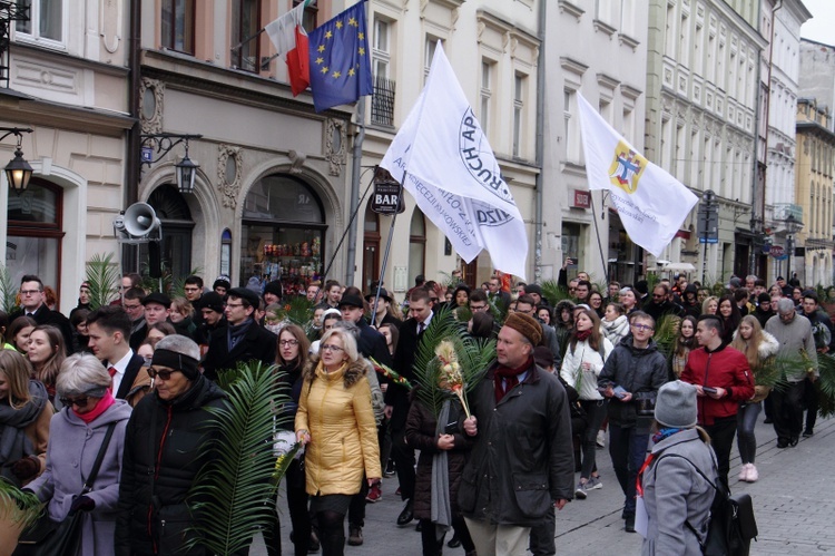 Niedziela Palmowa z udziałem młodzieży w Krakowie 2019