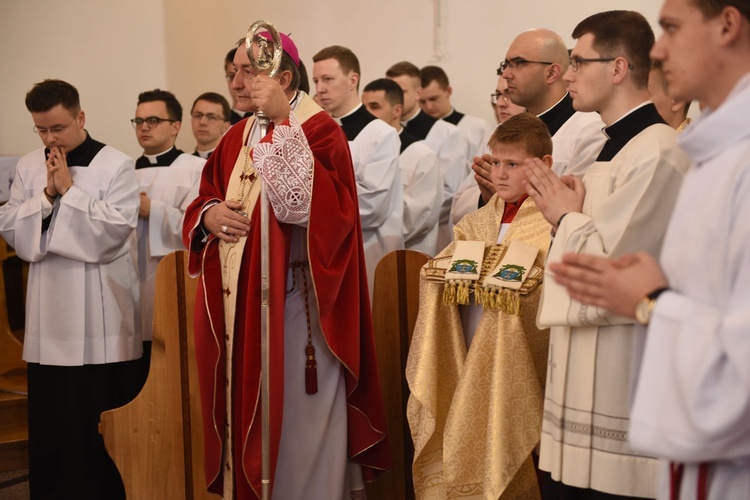 Tarnów. Niedziela Palmowa młodych. Msza św.