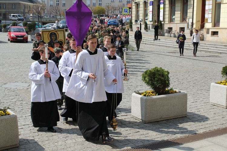 Niedziela Palmowa młodych w Bielsku-Białej 2019 - procesja do katedry