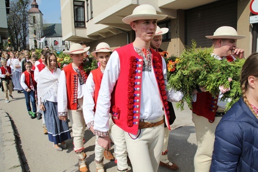 Niedziela Palmowa młodych w Bielsku-Białej 2019 - procesja do katedry