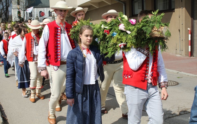 Niedziela Palmowa młodych w Bielsku-Białej 2019 - procesja do katedry