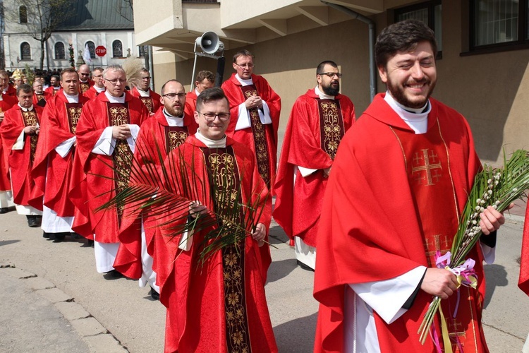 Niedziela Palmowa młodych w Bielsku-Białej 2019 - procesja do katedry